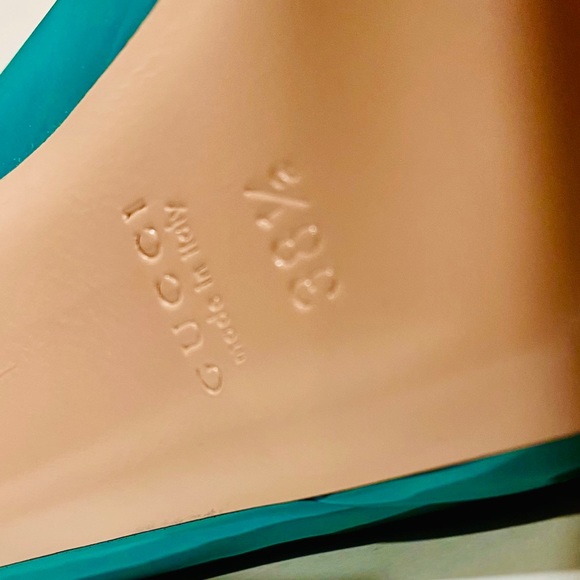 GUCCI
Slingback Stiletto Platform Pump - Picture 8 of 8